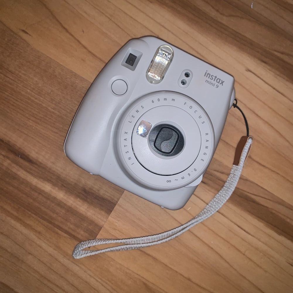 Polaroid Camera - Instax Mini 9